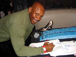 kevin eubanks signing wizard jeans for charity.jpg